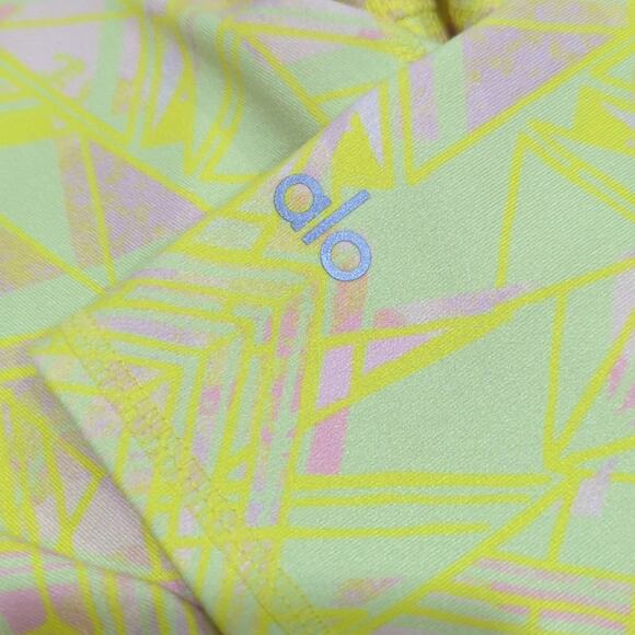 Alo Yoga Airbrush Capri in Zest Indigo Yellow Geometric Women's Size S - Picture 3 of 7